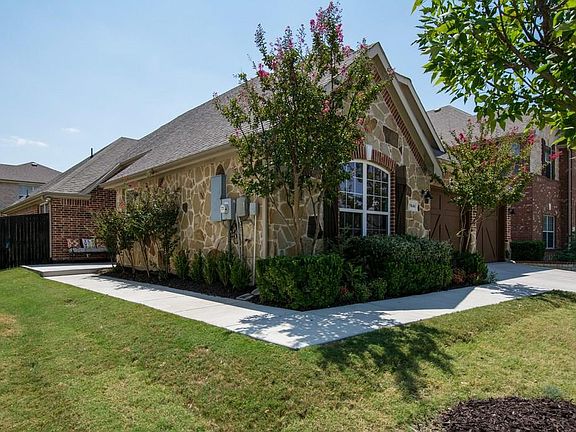 4th image of 5846 Pinebrook Dr