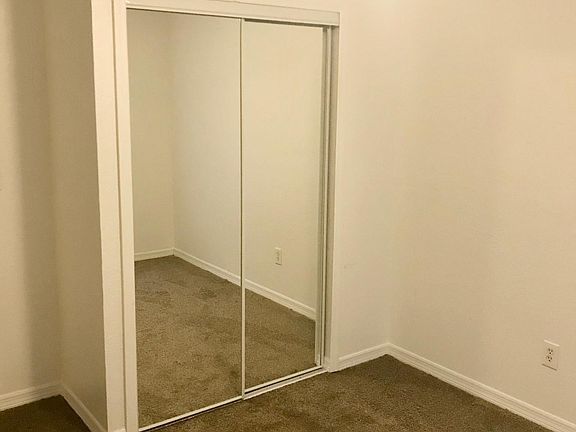 5th image of 3043 6th Ave S