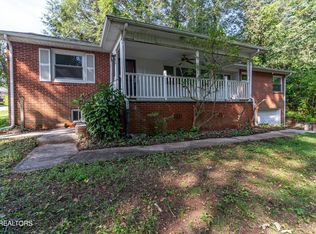 128 Orchard Ln, Oak Ridge, TN 37830