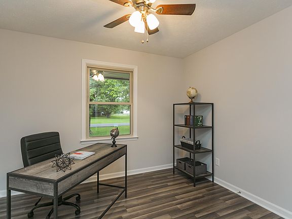 5th image of 202 Ashmont Ln