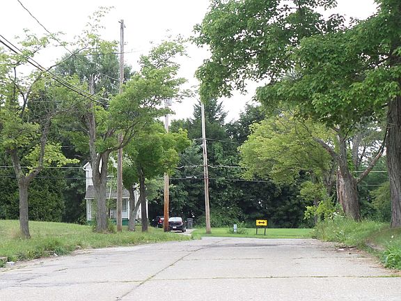 5th image of 2218 Kensington Ave