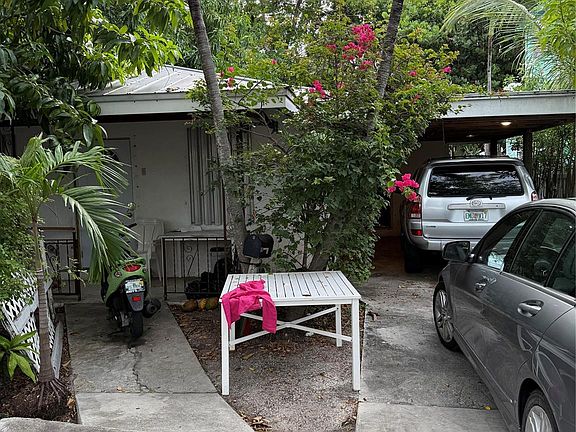 4th image of 414 Virginia Street