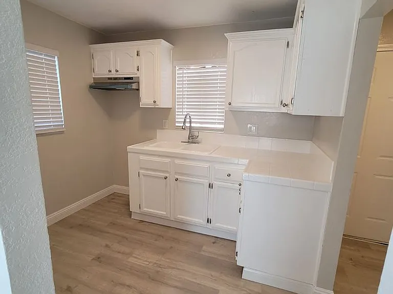 4422 1/2 Stanford Ave — Photo 4