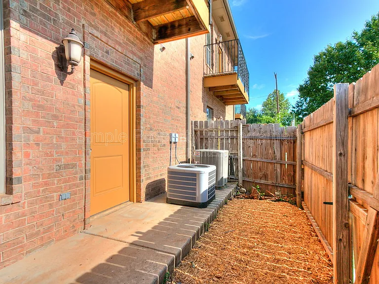 1812 Alameda St #113 — Photo 19