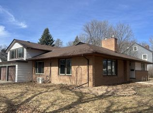 624 10th St SW, Willmar, MN 56201