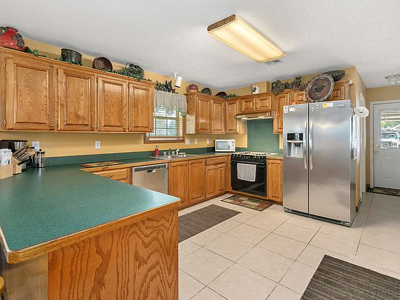 3rd image of 5709 Larch St