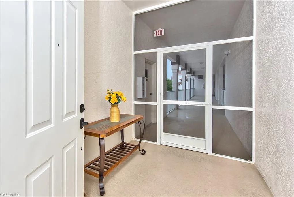 2 bed, 2.0 bath, 2056 sqft, $5,500 — Photo 2