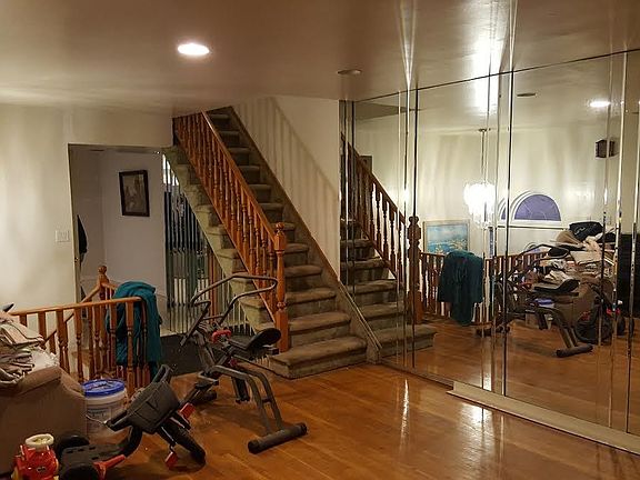 4th image of 51 Ardmore Ave Floor 1