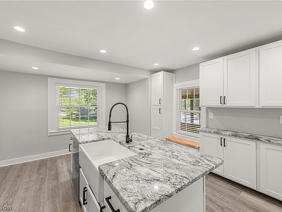 5th image of 37384 Detroit Rd