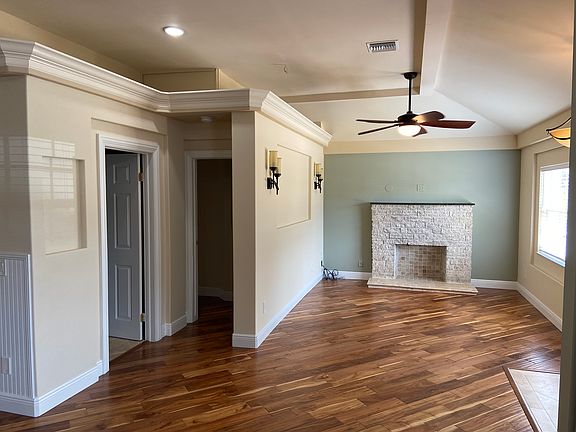 4th image of 1112 NE Glass Dr