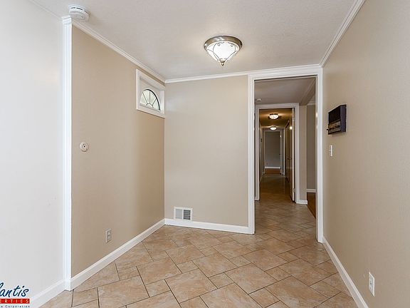 4th image of 251 Washington St APT 1