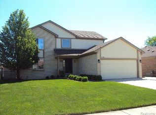 46108 Pat St, Chesterfield, MI 48051