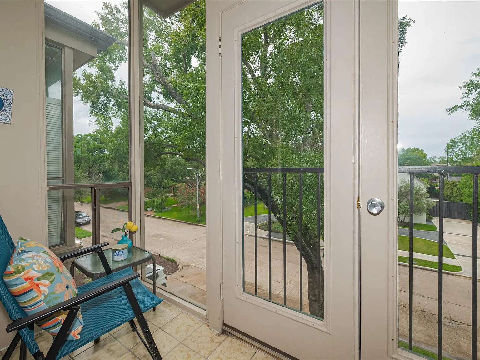 2 bed, 2.0 bath, 1224 sqft, $1,800 — Photo 2