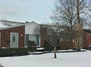 30747 Westfield St, Livonia, MI 48150