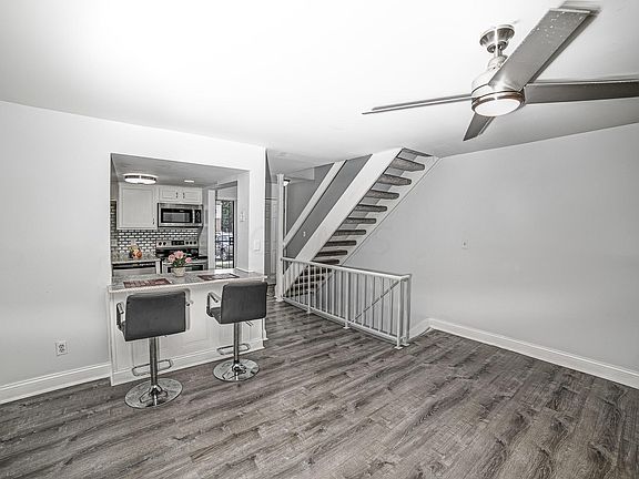 2nd image of 2800 Stonehenge Dr