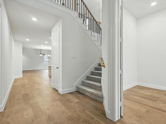 5th image of 2716 Chester Dr