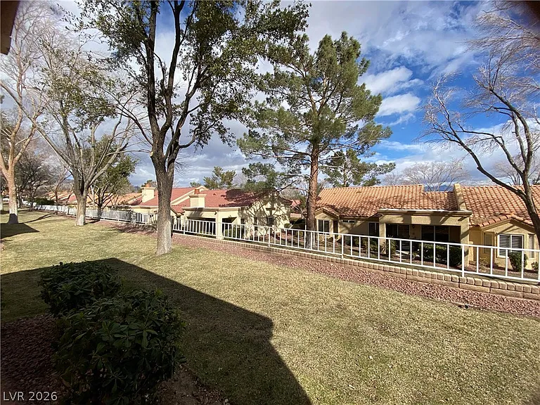9012 Starmount Dr — Photo 22