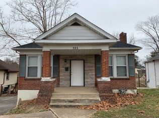 725 N Mill St, Festus, MO 63028