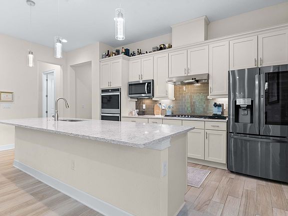 5th image of 136 Village Grande Dr