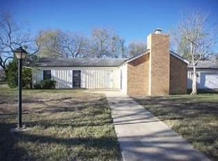 802 Campbell Ave, Jourdanton, TX 78026