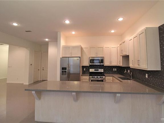 5th image of 301 Ulex Ave