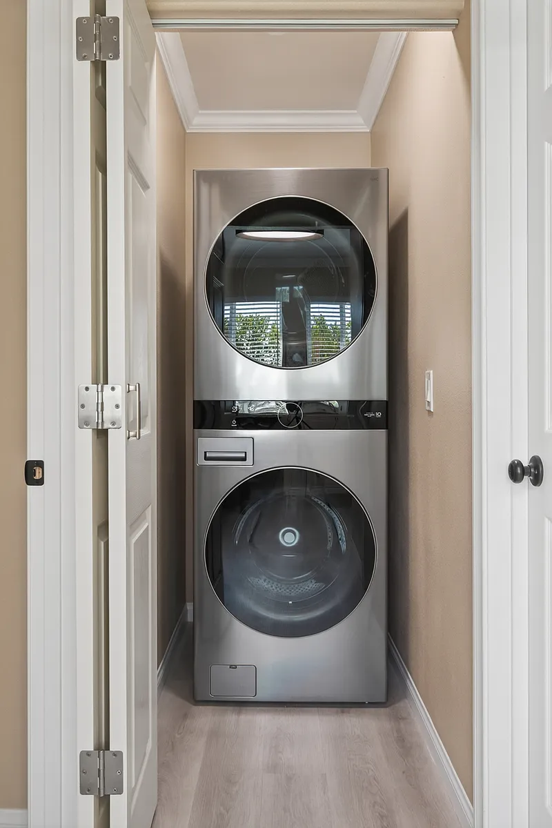 Washer/Dryer - 1482 Riviera Dr