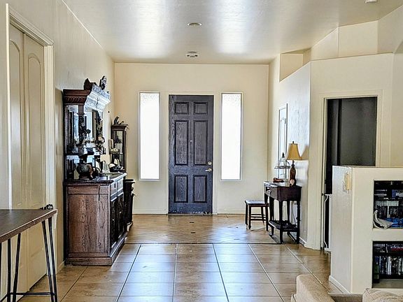 3rd image of 1468 W Big Room Pl