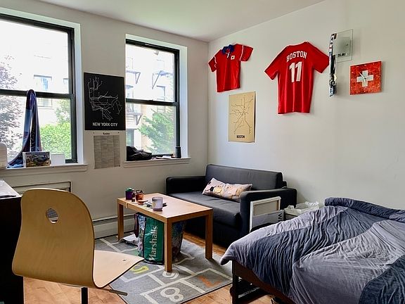 2nd image of 129 W 126th St APT 4