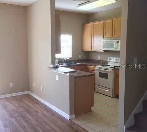 4th image of 1740 Retreat View Cir