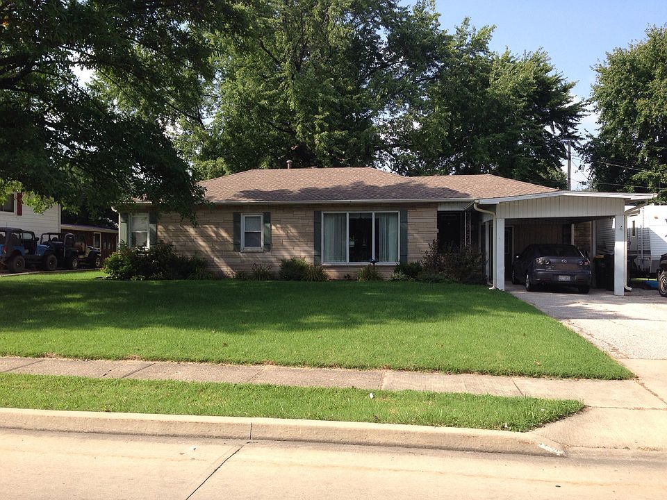 1st image of 702 W Highland Ave