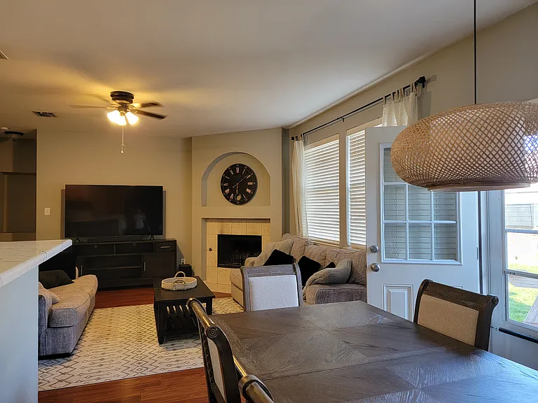 3132 Deleon Dr — Photo 9