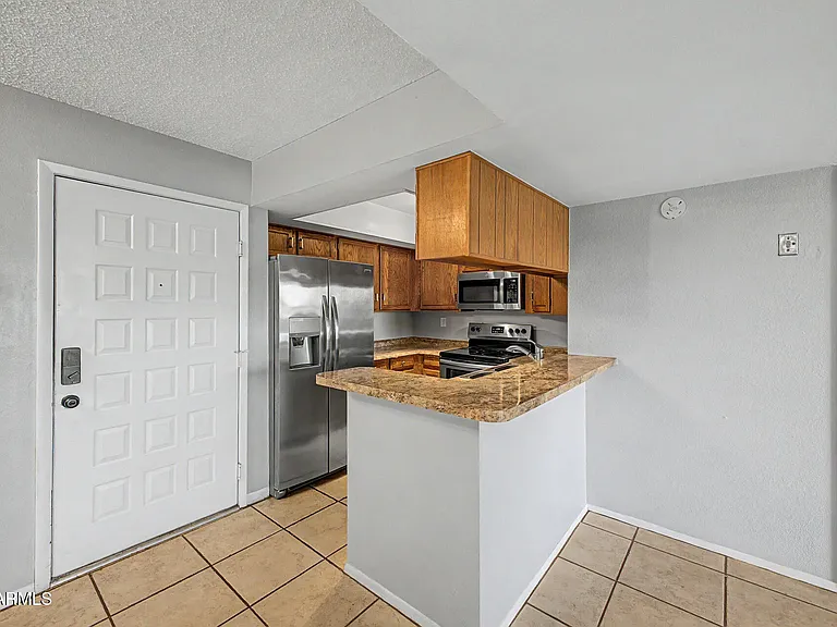 540 N May St #3113 — Photo 9