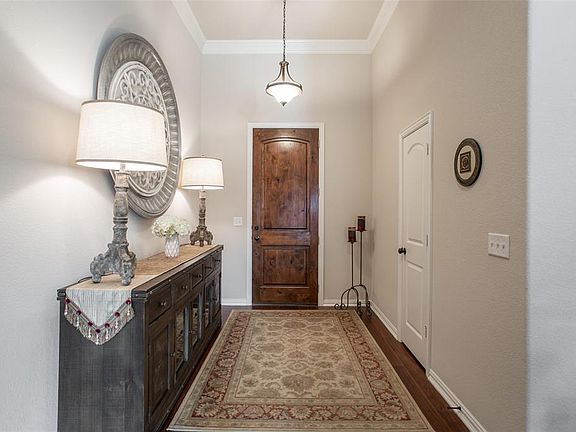 3rd image of 113 Troon Dr
