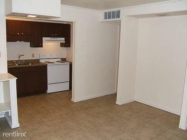 1002 N Hemlock St — Photo 96