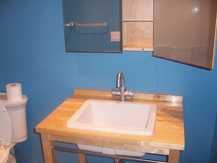 full bath in the 2 floor 