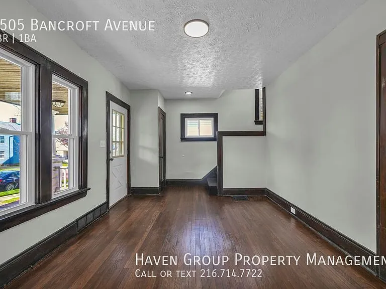 8505 Bancroft Ave — Photo 5