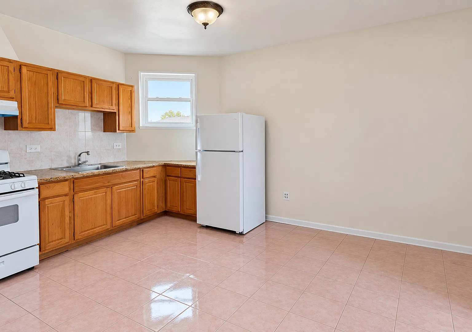 2 bed, 1.0 bath, $1,500 — Photo 3