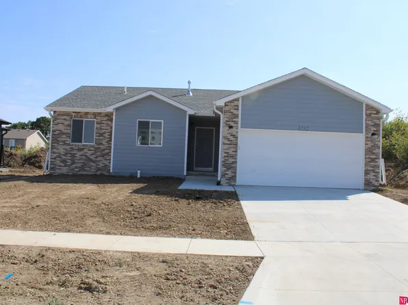 1732 SW 28th St, Lincoln, NE 68522
