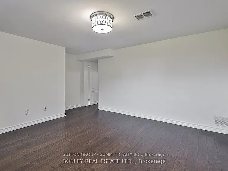 136 Regina Ave #BASEMENT — Photo 10