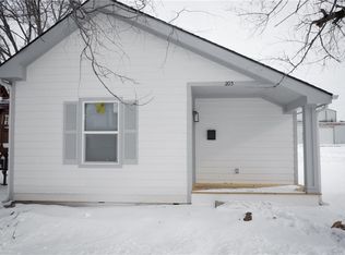 205 S Whitmer St, Richmond, MO 64085