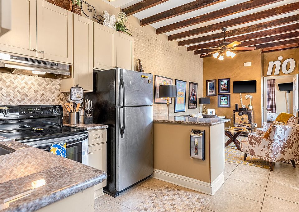 1st image of 938 Orleans Ave #5