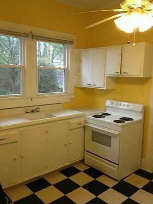 3rd image of 705 Candler St #1