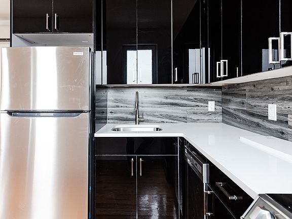 2nd image of 472 Gates Ave #9