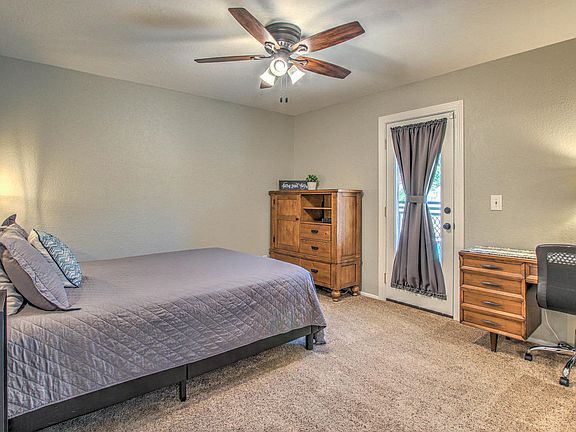 3rd image of 4409 E Joan De Arc Ave