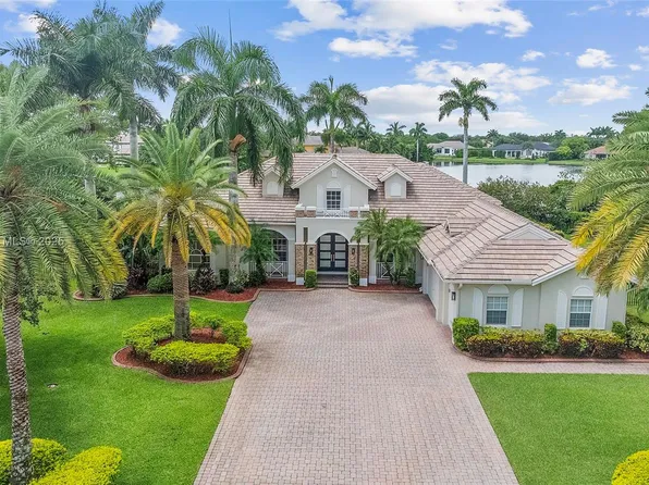 12590 N Winners Cir, Davie, FL 33330