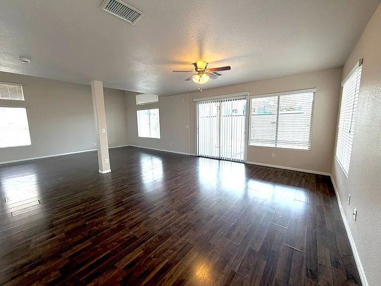 8346 Fame Ave — Photo 6
