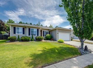 696 Fairview Dr, Moscow, ID 83843