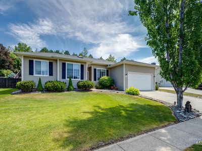 696 Fairview Dr, Moscow, ID, 83843