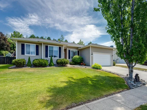 696 Fairview Dr, Moscow, ID 83843