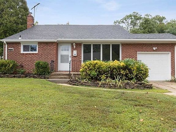 2nd image of 20 Oakley Dr